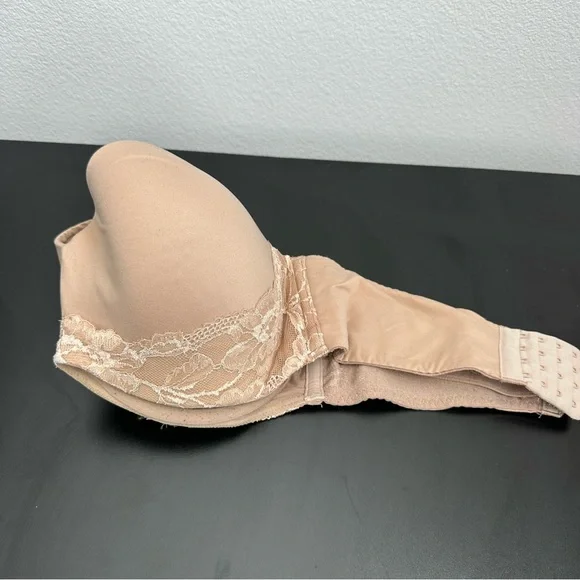 Victoria’s Secret Body by Victoria Nude Bra Size: 36DD - Picture 2 of 9